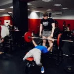 Занятия йогой, фитнесом в спортзале ReФорма Коряжма