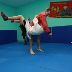 Занятия йогой, фитнесом в спортзале Риф Омск