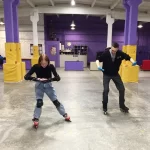 Занятия йогой, фитнесом в спортзале Ролер-школа Inline Тюмень