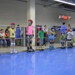 Занятия йогой, фитнесом в спортзале Роллер-Омск, обучение катанию на роликах Омск