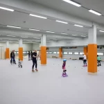 Занятия йогой, фитнесом в спортзале Роллершкола RollerSchool.ru Москва