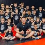 Занятия йогой, фитнесом в спортзале Русич, клуб смешанных единоборств Иркутск