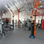Занятия йогой, фитнесом в спортзале Сафари спорт Севастополь