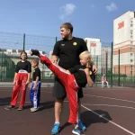 Занятия йогой, фитнесом в спортзале Сайд-Кик Барнаул