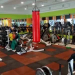 Занятия йогой, фитнесом в спортзале СахФит Южно-Сахалинск
