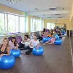 Занятия йогой, фитнесом в спортзале СахФит Южно-Сахалинск
