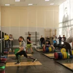 Занятия йогой, фитнесом в спортзале Салют Белгород