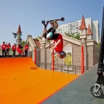 Занятия йогой, фитнесом в спортзале Самокат школа True School Москва