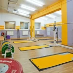 Занятия йогой, фитнесом в спортзале САТ Нам Сургут