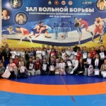 Занятия йогой, фитнесом в спортзале СДЮСШОР № 7 по боксу Точка опоры Владимир