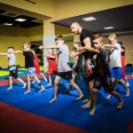 Занятия йогой, фитнесом в спортзале Секция кикбоксинга для детей Омск