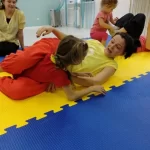 Занятия йогой, фитнесом в спортзале Семейная Мягкая школа Балашиха
