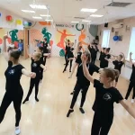 Занятия йогой, фитнесом в спортзале Семейный центр Family club Омск