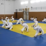 Занятия йогой, фитнесом в спортзале Сэнкай Москва