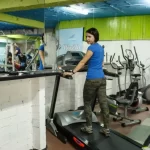 Занятия йогой, фитнесом в спортзале Shark Москва