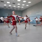 Занятия йогой, фитнесом в спортзале Школа чирлидинга Кристалл Нижний Тагил