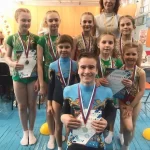 Занятия йогой, фитнесом в спортзале Школа спортивной акробатики Акроспорт Красноярск