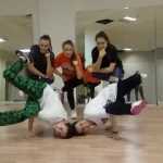 Занятия йогой, фитнесом в спортзале Школа Танцев Наш Стиль Волгоград