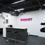 Занятия йогой, фитнесом в спортзале Школа танцев Shake IT Новосибирск