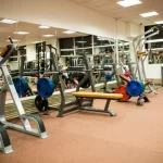 Занятия йогой, фитнесом в спортзале Силовой клуб Спарта Белгород