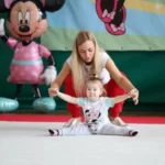 Занятия йогой, фитнесом в спортзале СК АлексСтарс Москва