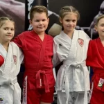 Занятия йогой, фитнесом в спортзале СК Фаворит Москва