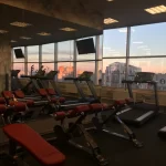 Занятия йогой, фитнесом в спортзале Скай Санкт-Петербург