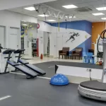 Занятия йогой, фитнесом в спортзале SkFitness Москва