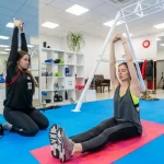 Занятия йогой, фитнесом в спортзале SkFitness Москва