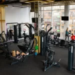 Занятия йогой, фитнесом в спортзале SkyFitness Волжский