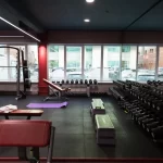 Занятия йогой, фитнесом в спортзале СмеРАДА Москва