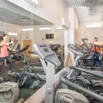 Занятия йогой, фитнесом в спортзале Соф Эллада Астрахань