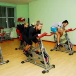 Занятия йогой, фитнесом в спортзале Сокол Москва