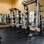 Занятия йогой, фитнесом в спортзале Сотвори себя Бийск