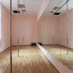 Занятия йогой, фитнесом в спортзале Soul Pole студия танцев и акробатики на пилоне Симферополь