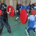 Занятия йогой, фитнесом в спортзале Спортивный меч, Современный мечевой бой, Классическая рапира, детские тренировки по фехтованию Москва