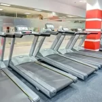 Занятия йогой, фитнесом в спортзале СпортЛэнд Оболонь
