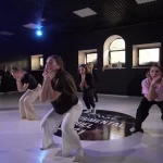 Занятия йогой, фитнесом в спортзале Stage Dance Center Псков