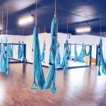 Занятия йогой, фитнесом в спортзале Stretch & Strong Studio Москва