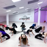 Занятия йогой, фитнесом в спортзале Stretching by Holy. Ola Владивосток