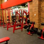 Занятия йогой, фитнесом в спортзале Strong Fitness Hall Нижневартовск