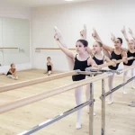 Занятия йогой, фитнесом в спортзале Студия гимнастики и балета Star Москва