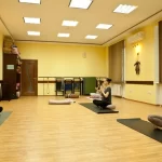 Занятия йогой, фитнесом в спортзале Студия йоги Атма Югорск