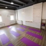Занятия йогой, фитнесом в спортзале Студия йоги и практик Исток Москва