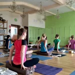 Занятия йогой, фитнесом в спортзале Студия персональных занятий йогой Москва
