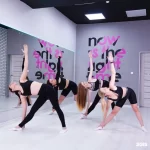 Занятия йогой, фитнесом в спортзале Студия растяжки и фитнеса Restretch Челябинск