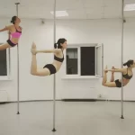 Занятия йогой, фитнесом в спортзале Студия танцев pole dance и растяжки NaSheste Москва