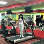 Занятия йогой, фитнесом в спортзале Талия-клуб Омск