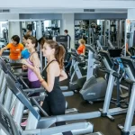 Занятия йогой, фитнесом в спортзале Талия-клуб Омск