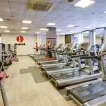 Занятия йогой, фитнесом в спортзале Точка движения Москва